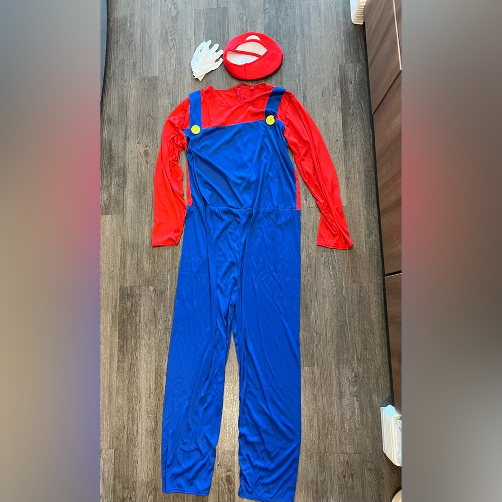 Super Mario Costume Set Size XL